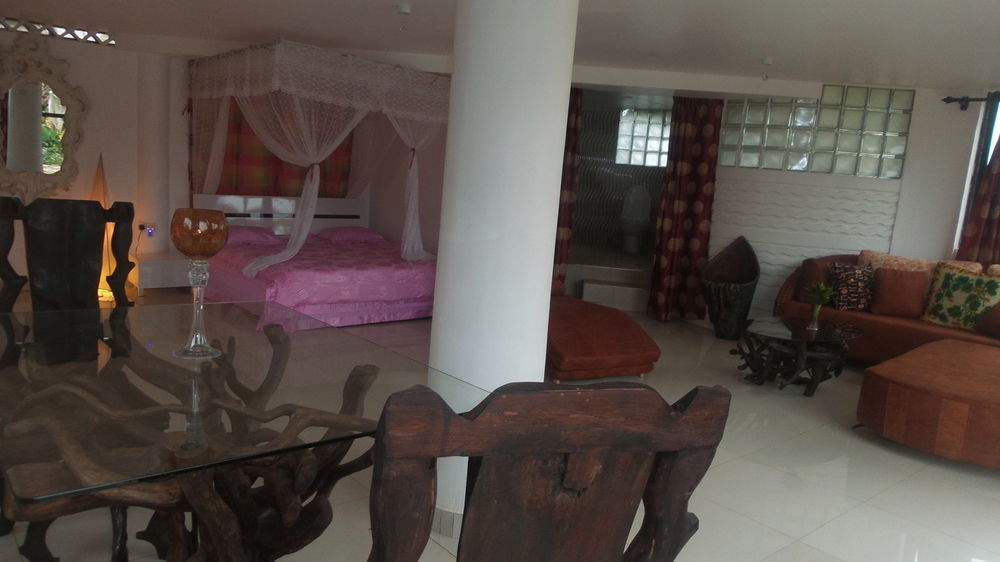 Malakai Eco Lodge Kajansi Buitenkant foto