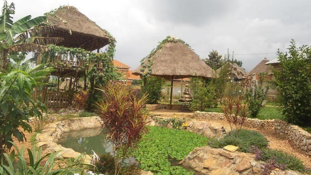 Malakai Eco Lodge Kajansi Buitenkant foto